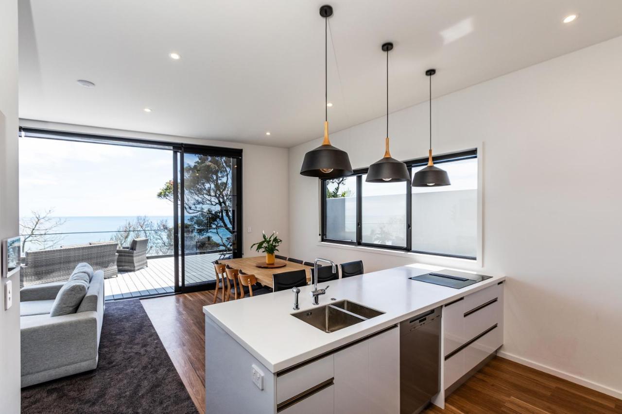 Oakura Beach Front Apartments Exterior photo