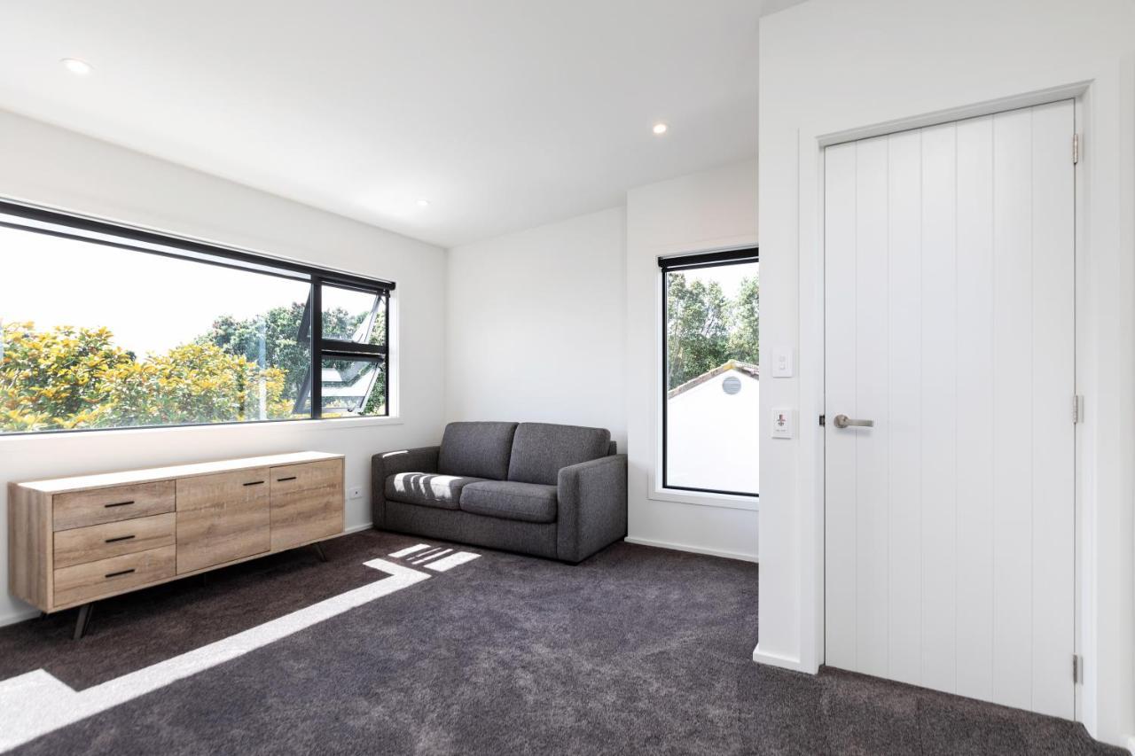 Oakura Beach Front Apartments Exterior photo