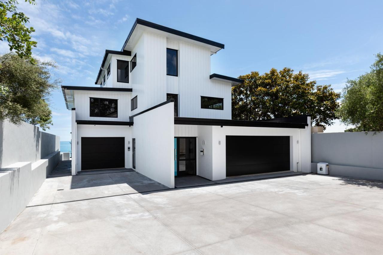 Oakura Beach Front Apartments Exterior photo