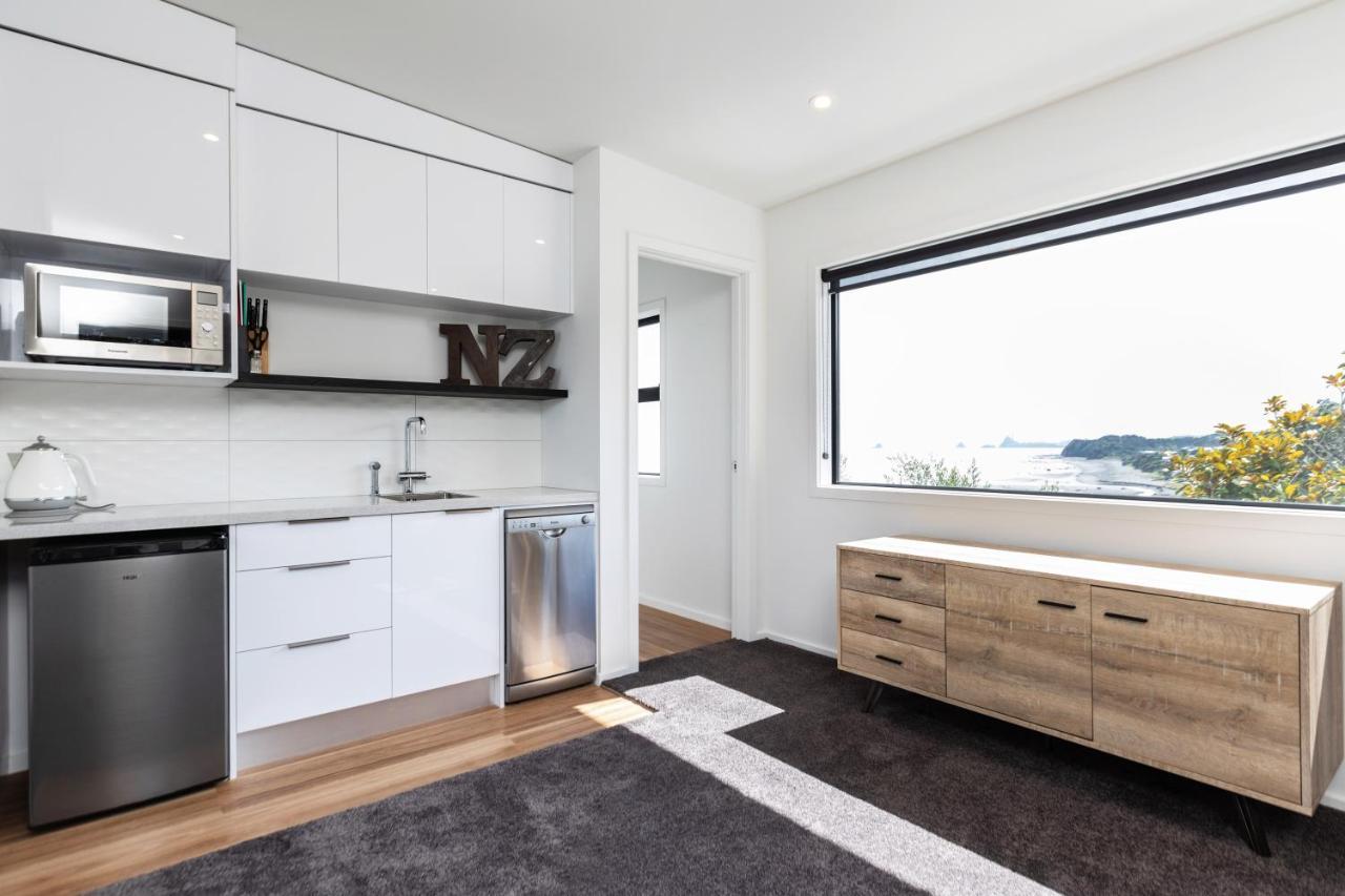 Oakura Beach Front Apartments Exterior photo