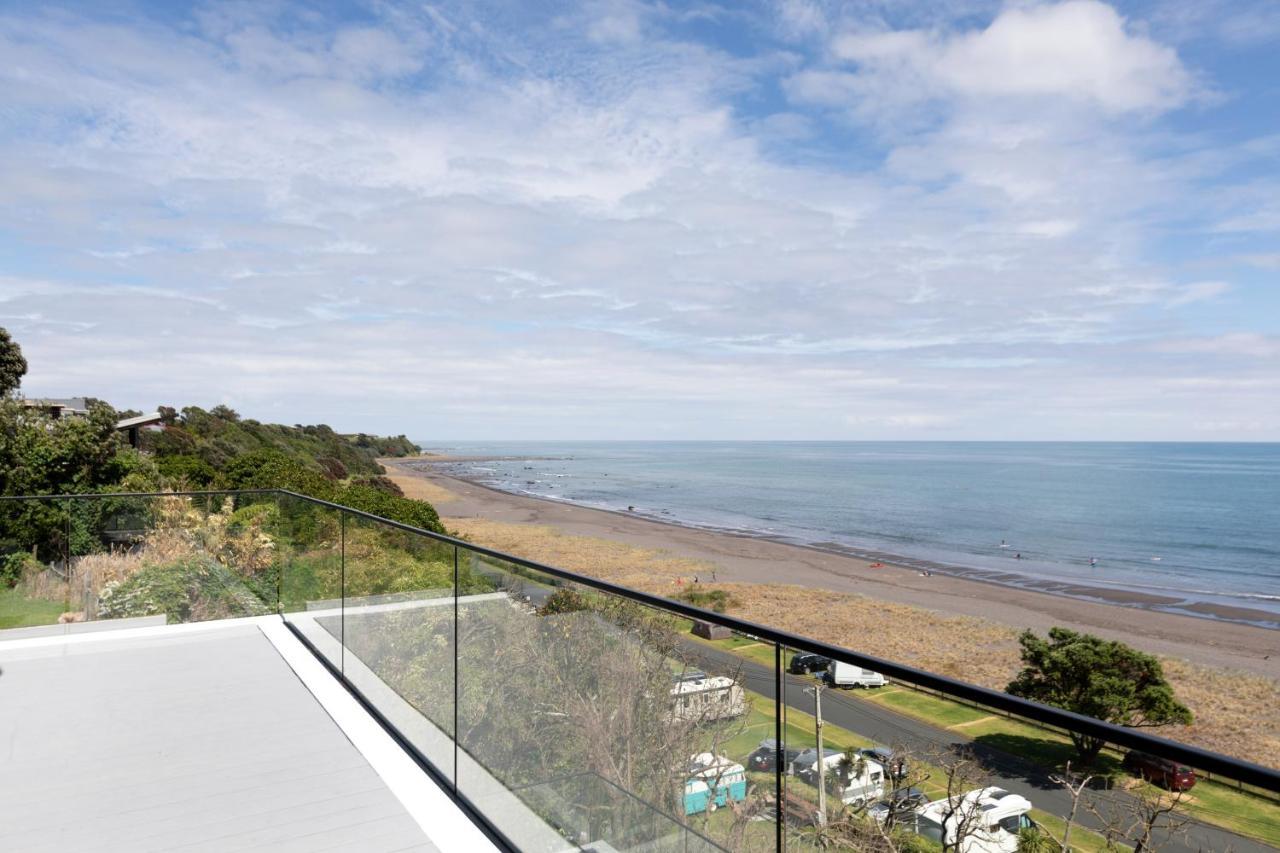 Oakura Beach Front Apartments Exterior photo